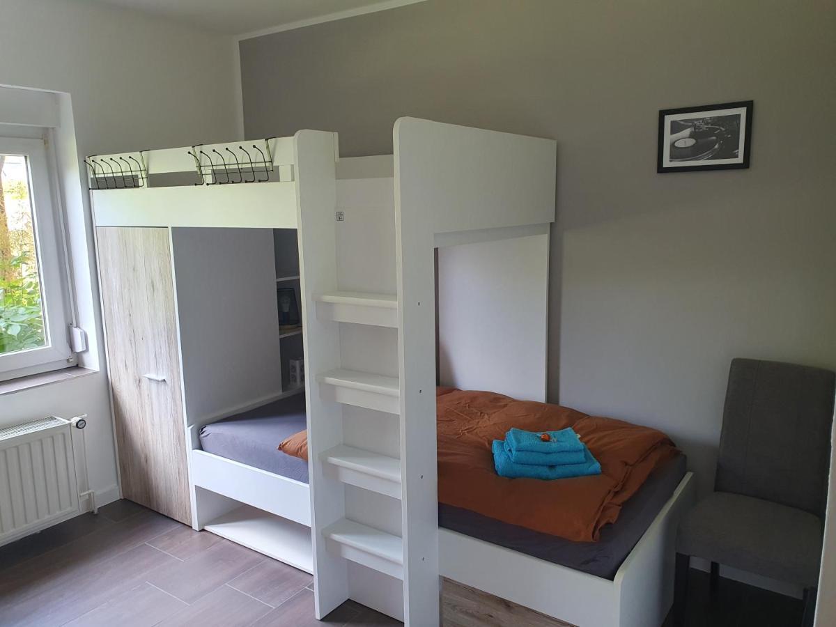 Neumuehler Hof Ferienwohnung "Stefan" Bietet 4 Schlafzimmer Und 4 Baeder , Eine Grosse Badewanne Und Grosser Terrasse Zum Garten, Kostenfreie Parkmoeglichkeiten Schwerin  Extérieur photo